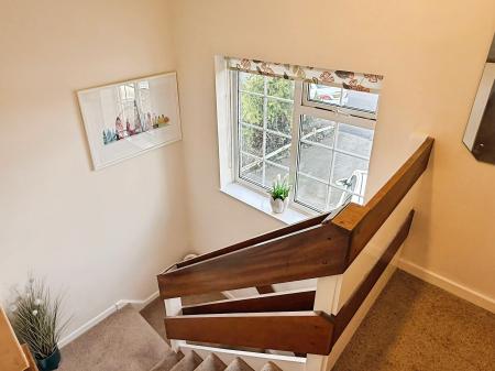 3 bedroom Detached house for sale in Kensington Close, Oadby, Leicester, LE2