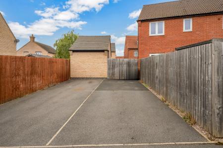 3 bedroom Terraced House for sale in Kempton Drive, Barleythorpe