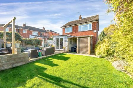 4 bedroom Detached house for sale in Kings Road, Oakham