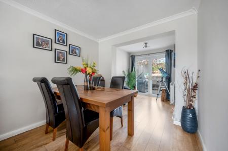 3 bedroom Semi-detached house for sale in Lammas Close, Braunston