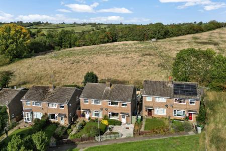3 bedroom Semi-detached house for sale in Lammas Close, Braunston
