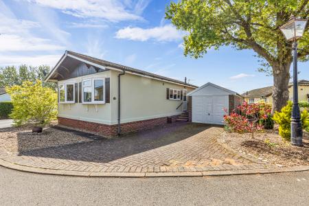 2 bedroom Park home for sale in Lonsborough Gardens, Langham