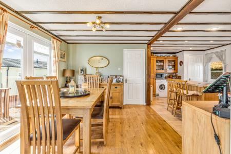 2 bedroom Park home for sale in Lonsborough Gardens, Langham