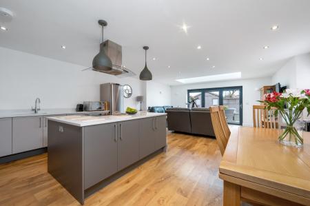 3 bedroom Link detached house for sale in Seaton Road, Glaston