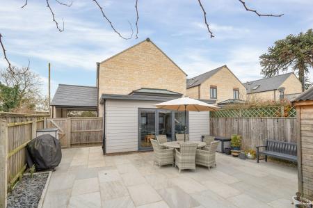 3 bedroom Link detached house for sale in Seaton Road, Glaston