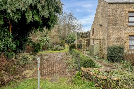 3 bedroom Semi-detached house for sale in Seaton Road, Barrowden