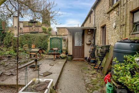 3 bedroom Semi-detached house for sale in Seaton Road, Barrowden