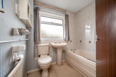 3 bedroom Semi-detached house for sale in Sherrard Close, Whissendine