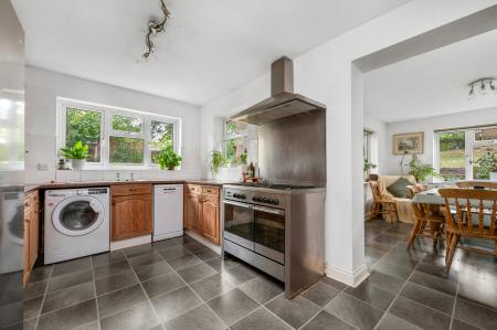 4 bedroom Bungalow for sale in Springfield Way, Oakham