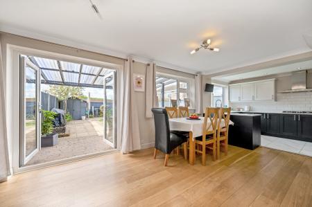 5 bedroom Semi-detached house for sale in Welland Way, Oakham