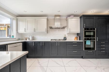 5 bedroom Semi-detached house for sale in Welland Way, Oakham