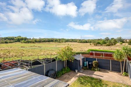 5 bedroom Semi-detached house for sale in Welland Way, Oakham