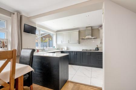 5 bedroom Semi-detached house for sale in Welland Way, Oakham