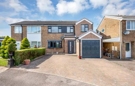 5 bedroom Semi-detached house for sale in Welland Way, Oakham