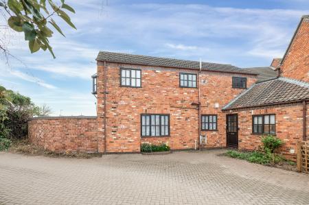 White Lion Gardens, Oakham