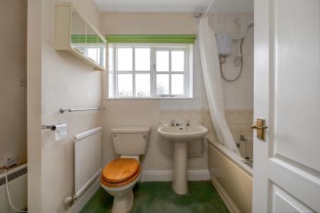 2 bedroom End of terrace house for sale in White Lion Gardens, Oakham