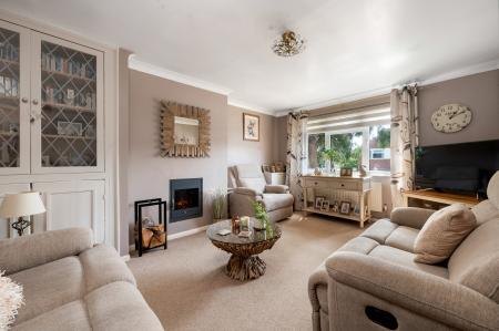 2 bedroom Maisonette for sale in Willow Crescent, Oakham