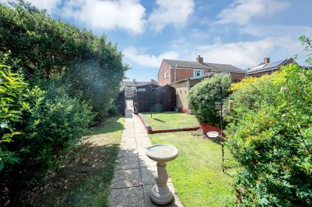 2 bedroom Maisonette for sale in Willow Crescent, Oakham