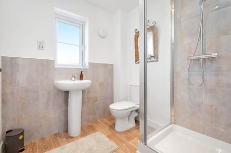 4 bedroom Town house to let in Stud Road, Barleythorpe, Oakham, LE15