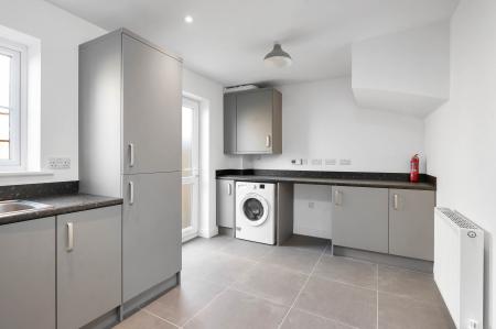 4 bedroom Town house to let in Stud Road, Barleythorpe, Oakham, LE15