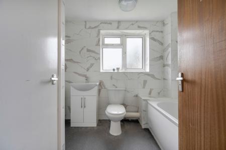 4 bedroom Detached house for sale in Edmonton Way, Oakham