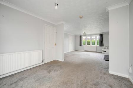 4 bedroom Detached house for sale in Edmonton Way, Oakham