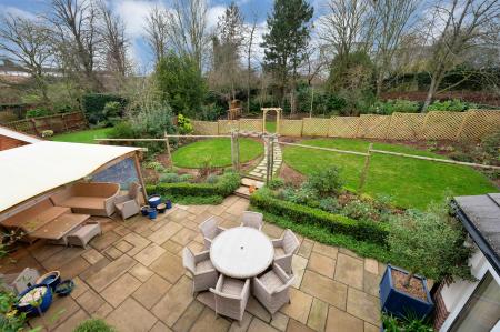 4 bedroom Detached house for sale in Livingstone Close, Oakham