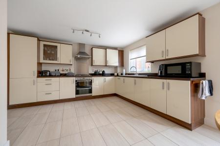 4 bedroom Detached house for sale in Aintree Avenue, Barleythorpe