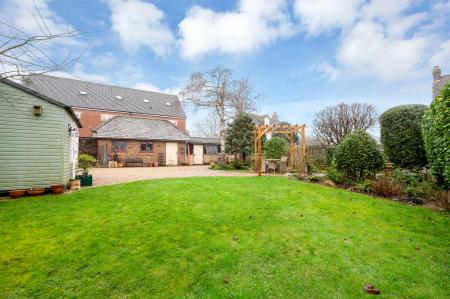 4 bedroom Detached house for sale in Burley Road, Oakham