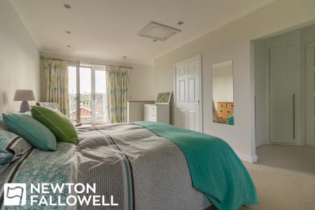 5 bedroom Detached house for sale in Hallcroft Road, Retford, DN22