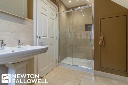 5 bedroom Detached house for sale in Hallcroft Road, Retford, DN22