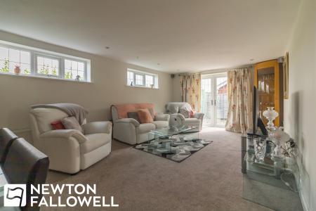 5 bedroom Detached house for sale in Hallcroft Road, Retford, DN22