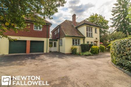 5 bedroom Detached house for sale in Hallcroft Road, Retford, DN22