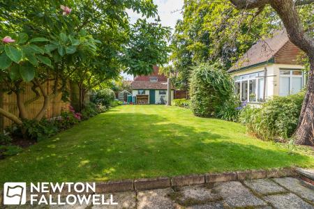 5 bedroom Detached house for sale in Hallcroft Road, Retford, DN22