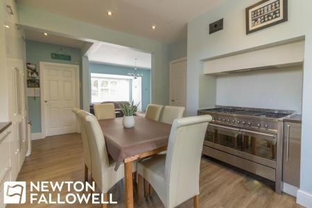 5 bedroom Detached house for sale in Hallcroft Road, Retford, DN22