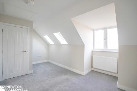 4 bedroom Semi-detached house for sale in Elkesley