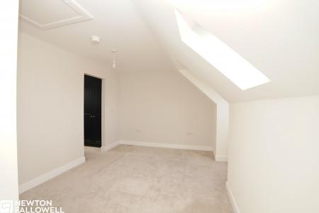 4 bedroom Semi-detached house for sale in Elkesley