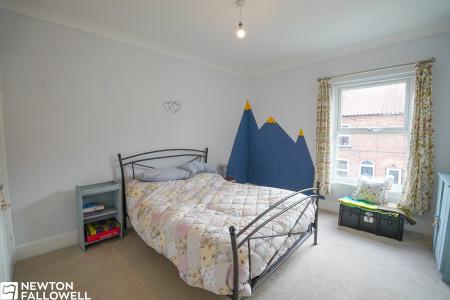 2 bedroom Terraced House for sale in Hind Street, Retford, DN22
