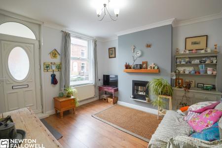 2 bedroom Terraced House for sale in Hind Street, Retford, DN22
