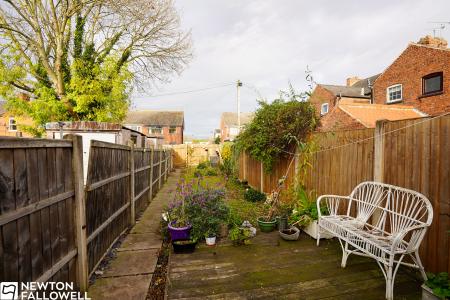 2 bedroom Terraced House for sale in Hind Street, Retford, DN22