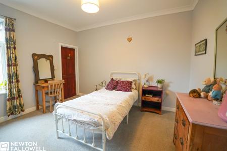 2 bedroom Terraced House for sale in Hind Street, Retford, DN22