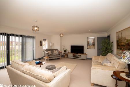 5 bedroom Detached house for sale in Idle Valley Road, Retford, DN22