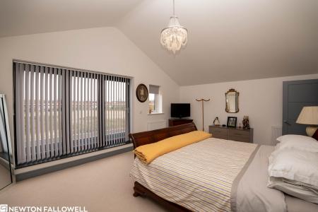 5 bedroom Detached house for sale in Idle Valley Road, Retford, DN22