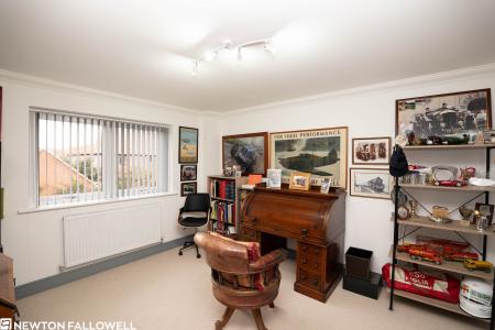 5 bedroom Detached house for sale in Idle Valley Road, Retford, DN22