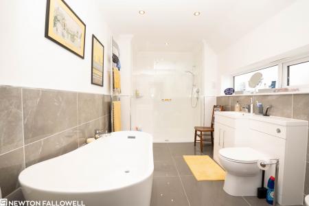 5 bedroom Detached house for sale in Idle Valley Road, Retford, DN22