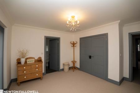 5 bedroom Detached house for sale in Idle Valley Road, Retford, DN22