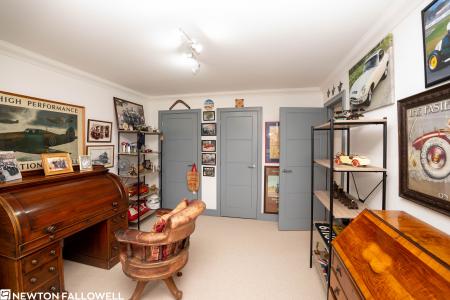 5 bedroom Detached house for sale in Idle Valley Road, Retford, DN22