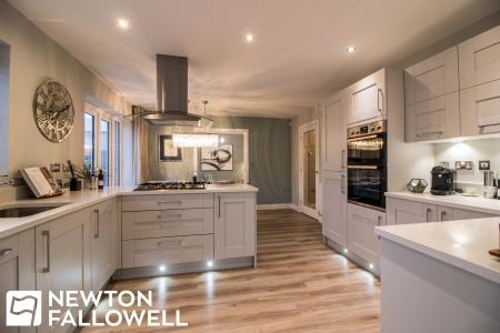 5 bedroom Detached house for sale in London Road, Retford, DN22