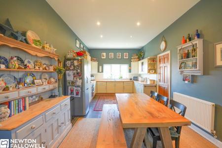 3 bedroom Detached bungalow for sale in Machin Close, Newark, NG22