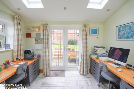 3 bedroom Detached house for sale in Main Street, Hayton, DN22